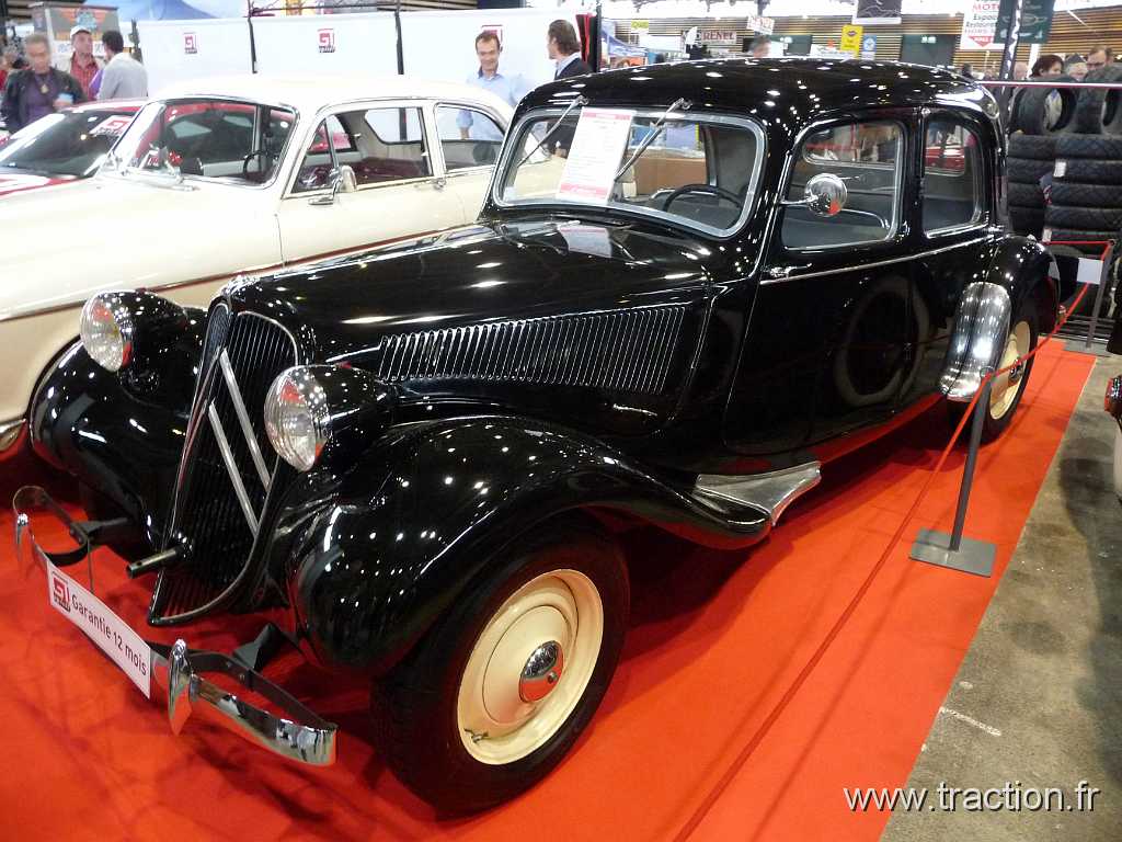 2011_epoquauto (50).jpg - 05/11/2011 - 69000 LYON - EPOQU'AUTO - 33ème Salon International Autos & Motos Anciennes - CITROEN Traction 11 BL - 1949